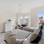 Monton Co-living - Private Self-cater Manchester