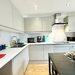 Kozy Salford 4br 9ppl 5 Mins To Centre