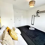 Appartamento Kozy Salford 4br 9ppl 5 Mins To Centre Manchester