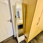 Luxury 5br With Access * Manchester