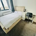 Apartment Luxury 5br With Access Manchester