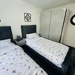 Luxury 5br With Access *