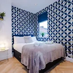 Rest&recharge At A Luxury Retreat In - Sleeps 11, 5 Bedrooms, 3 Bathrooms, Free Parking