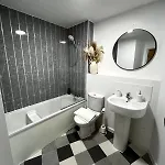 Апартаменты Serene 2-bed Flat *