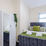 Cosy 3br Family Near Etihad And Coop Live - Free Parking! Hébergement de vacances