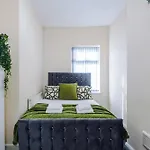 Tatil Evi Stylish 3Br Family Home Near Coop Live And Etihad Stadium - Free Parking!