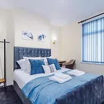 Tatil Evi Stylish 3Br Family Home Near Coop Live And Etihad Stadium - Free Parking!