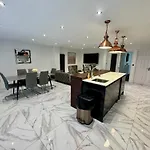 Luxury 5br With Access Manchester
