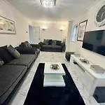 Apartment Luxury 5br With Access
