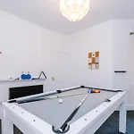 アパート Stunning 3bedroom Home, Game Room, Free Parking, Fully Stocked, Sleeps 8 *