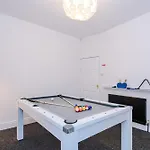 Stunning 3bedroom Home, Game Room, Free Parking, Fully Stocked, Sleeps 8 Lägenhet Manchester
