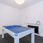 Stunning 3bedroom Home, Game Room, Free Parking, Fully Stocked, Sleeps 8 アパート