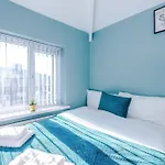 Apartmán Stunning 3 Bedroom In Stretford, Game Room, Summer House, Smart Tv, Driveway *