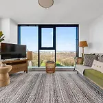 1 Bed Old Trafford Flat Rooftop Views * Manchester