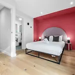 4 Bed Canal St Townhouse Free Parking