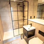 Modern And Sleek 2 Bed Flat In