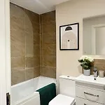 1Br Salford Apartment By Ankers Short Term Rental Salford Near Tram Stop