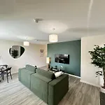 1Br Salford Apartment By Ankers Short Term Rental Salford Near Tram Stop Daire *