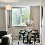 1Br Salford Apartment By Ankers Short Term Rental Salford Near Tram Stop Daire Manchester