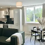 1Br Salford Apartment By Ankers Short Term Rental Salford Near Tram Stop *
