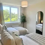 1Br Salford Apartment By Ankers Short Term Rental Salford Near Tram Stop Manchester
