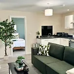 Daire 1Br Salford Apartment By Ankers Short Term Rental Salford Near Tram Stop