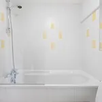 2 Bed Centre Flat Sleeps 6 Free Parking *