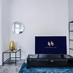Discounted Month Contractor Parking Wi-fi Sleeps 8