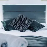 Discounted Month Contractor Parking Wi-fi Sleeps 8 Appartamento Manchester