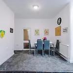 Appartamento Discounted Month Contractor Parking Wi-fi Sleeps 8