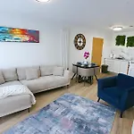 Apartmán Prime Location 2-bed By Co-op Live & Ethihad - Pass The Keys *