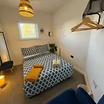 Modern Rooms In 4-Bed House - Walking Distance To Coop Live ,Etihad, Ancoats And City Centre * Manchester