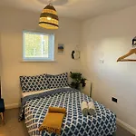Guest house Modern Rooms In 4-Bed House - Walking Distance To Coop Live ,Etihad, Ancoats And City Centre *