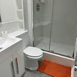 Guest house Modern Rooms In 4-Bed House - Walking Distance To Coop Live ,Etihad, Ancoats And City Centre Manchester