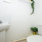 Nyaraló - Centre - Parking - Full Kitchen - M60