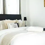 Nyaraló - Centre - Parking - Full Kitchen - M60 *