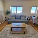 2 Bed Centre Flat Free Parking