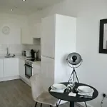 Spacious 1 Bed Near Etihad Daire *