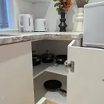 Newly Furnished Near Centre *