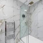 Superhost 3-bed House With Garden Free Parking Дом отдыха *