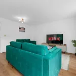 Prázdninový dům 3 Bed Pendlebury Home Free Parking Pets *