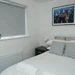4 Bed Failsworth - 3 Bathrooms - Free Parking - Ideal For Contractors & Families - Free 1 Hr Early Check-in Or 1 Hr Late Check-out For 2 Night Bookings Until The End Of * Манчестер