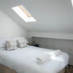 Дом отдыха 4 Bed Failsworth - 3 Bathrooms - Free Parking - Ideal For Contractors & Families - Free 1 Hr Early Check-in Or 1 Hr Late Check-out For 2 Night Bookings Until The End Of