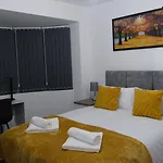 Modern House - 3 Bedrooms - 1 Bath - Mancity Prázdninový dům