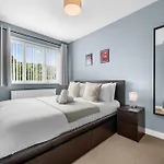 3 Bed Stockport Free Parking *