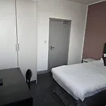 Landcross Co-living - Private Self-cater 別荘 *