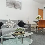 Apartment Trafford - Work & Leisure