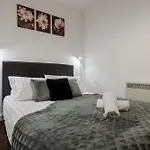 Apartment Trafford - Work & Leisure