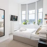 Azure 1br Walks Manchester