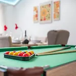 Holiday home Chic Riverside Retreat Salford 4bd Free Parking Manchester